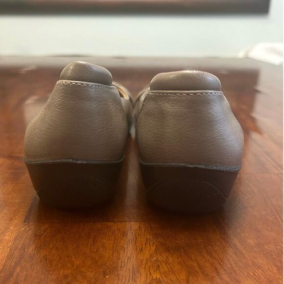 LifeStride Impact Slip On’s in taupe, Sz 8.5 m - Picture 9 of 10